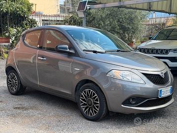 Lancia Ypsilon 1.2 69 CV 5 porte GPL Ecochic Gold