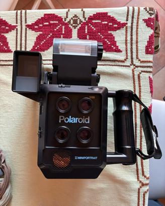 Polaroid minoportrait