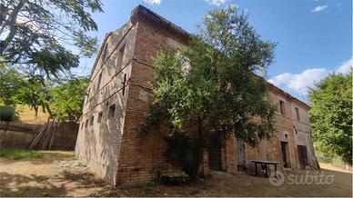 ANCONA, CASA COLONICA in zona Taglio di Barcaglion