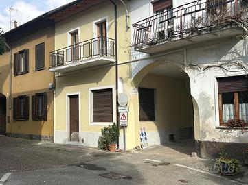 3 LOCALI A CAMPARADA