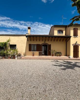 Roverchiara centro: casa singola con parco