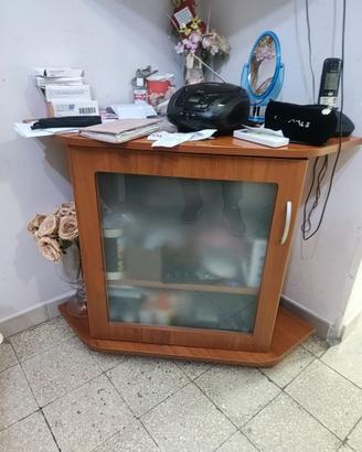 Mobile angolare con vetrinetta