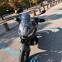 Xadv 750