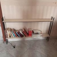 libreria moderna in ferro e legno 