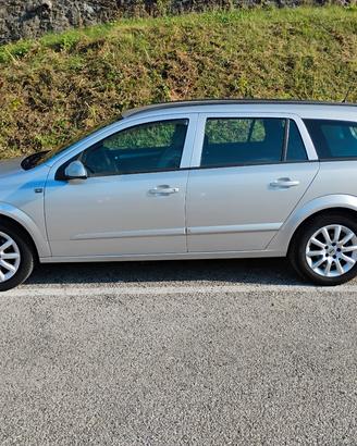 Opel Astra SW