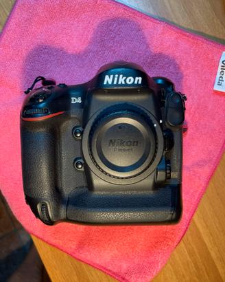 Nikon D4