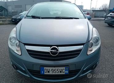 Opel Corsa 1.2 5 porte Cosmo