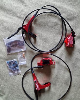 freni a disco a 4 pistoncini