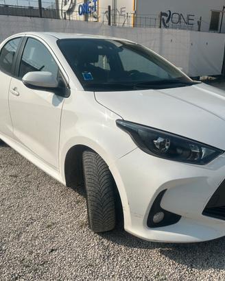 Toyota Yaris Hybrid Business Autoccaro