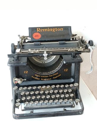 antica macchina da scrivere Remington n.12