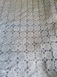 Copriletto matrimoniale lavorato uncinetto 
