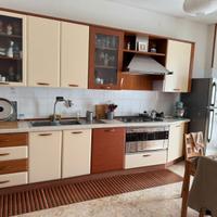 Cucina 370cm con elettrodomestici Smeg