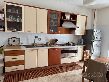 Cucina 370cm con elettrodomestici Smeg