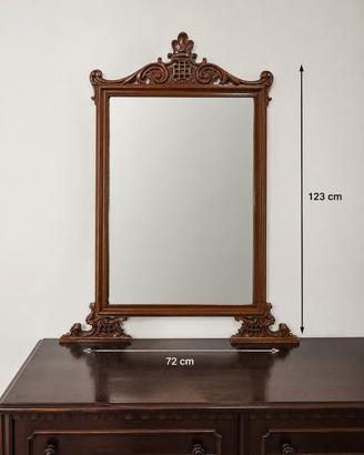 Elegante specchiera classica in legno intagliato –