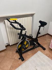 Cyclette allenamento indoor bike