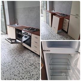 cucina completa di elettrodomestici nuovi 