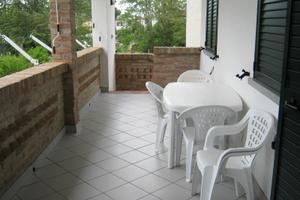 Mag+Giu Villetta con ampio balcone a Lido scacchi