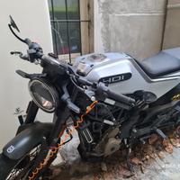 Husqvarna Vitpilen 401 - 2022 perfette condizioni