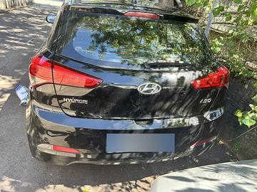 Hyunday I20 95600km incidentata