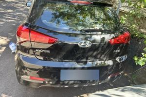 Hyunday I20 95600km incidentata