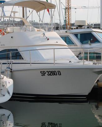 Barca Cayman 30 Fly Bridge del 2000