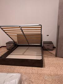 Camera matrimoniale completa con letto contenitore