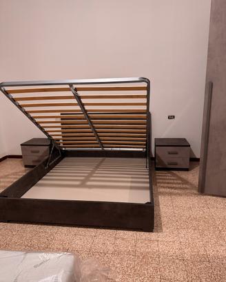 Camera matrimoniale completa con letto contenitore