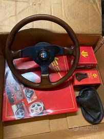 Volante e pomello vintage in legno Alfa 33