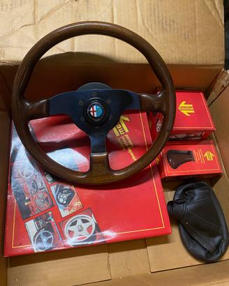 Volante e pomello vintage in legno Alfa 33