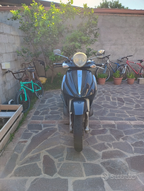 Piaggio Beverly 400