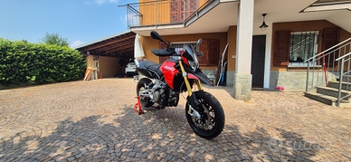 Aprilia Dorsoduro 750 2011
