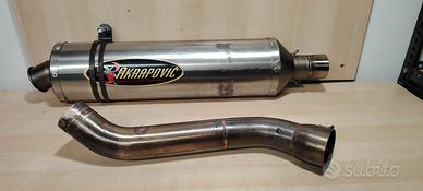 Terminale akrapovic montato su Yamaha r1 2002 2003