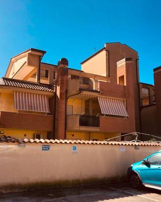 Attico / Mansarda di 90 m² con 3 locali a Ardea
