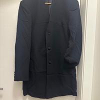 Vestito  completo con una giacca in piu‘
