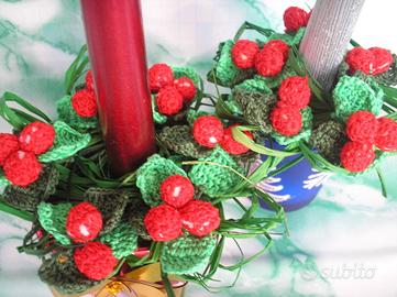 Candela natalizia con agrifoglio ad uncinetto