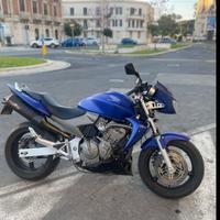Moto Honda hornet