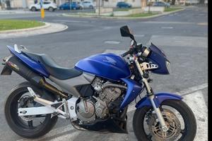 Moto Honda hornet