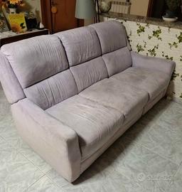 Divano con poggia piedi 