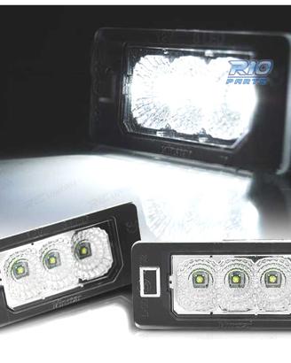 LUCI TARGA AUDI Q5 A4 A5 A1 TT VOLKSWAGEN VW PASSA