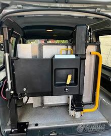 Pedana elettroidraulica per disabili