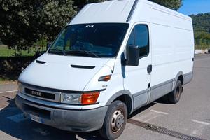 IVECO DAILY 35-13 2.8 – PASSO MEDIO – TETTO ALTO