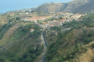 PORZIONE DI CASA A ZACCANOPOLI