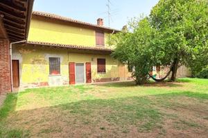 Casa indipendente di 220 m² con 5 locali e box aut