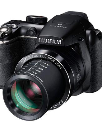 Forocamera digitale FUJIFILM  FINEPIX S4200