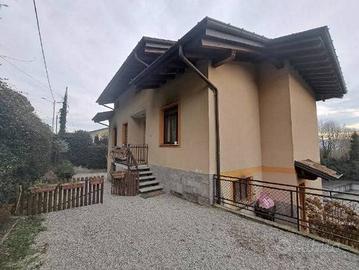 Immobile in asta di 135 m² con 3 locali e box auto