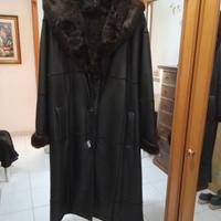 Cappotto in pelle   nero foderato con pelliccia 