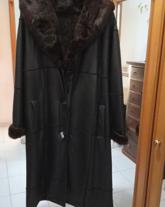 Cappotto in pelle   nero foderato con pelliccia 