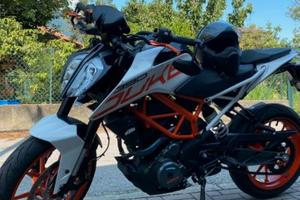 KTM 390 Duke