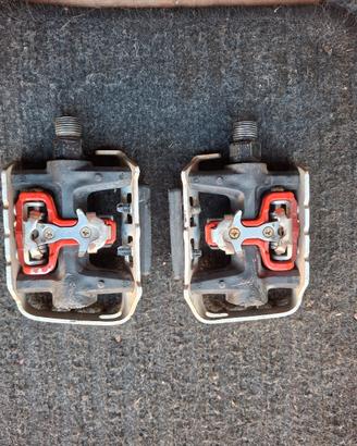 pedali con attacco scarpe 