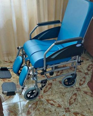 Nuova sedia a rotelle per anziani reclinabile